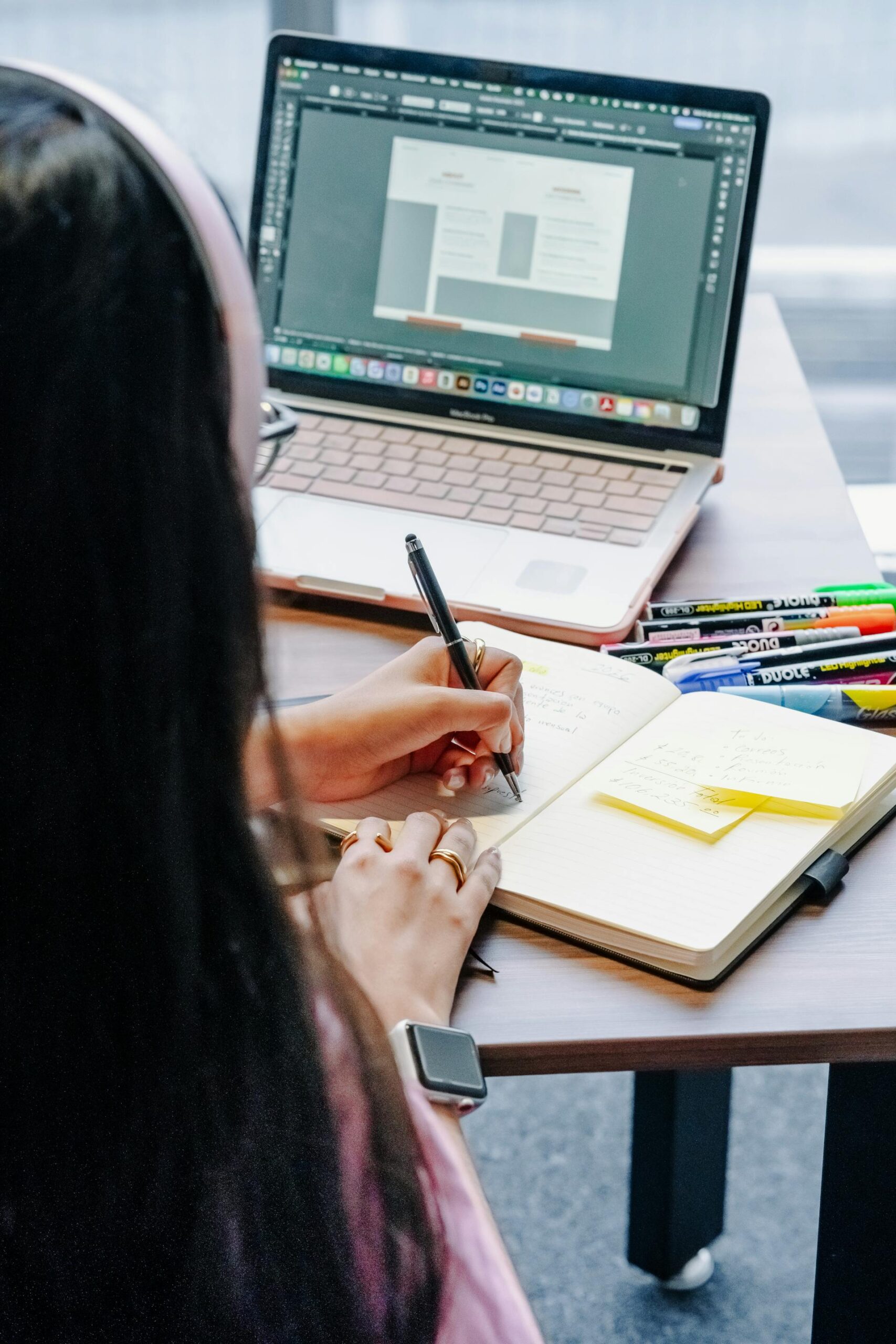 Graphic Designer freelancer scaled